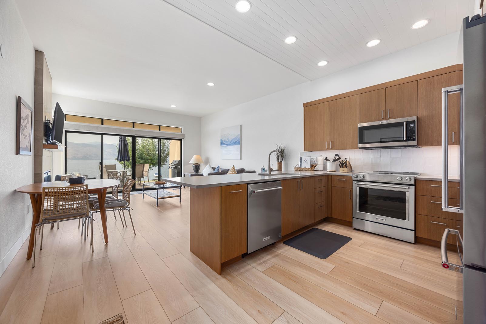 gallery-image-6A8054