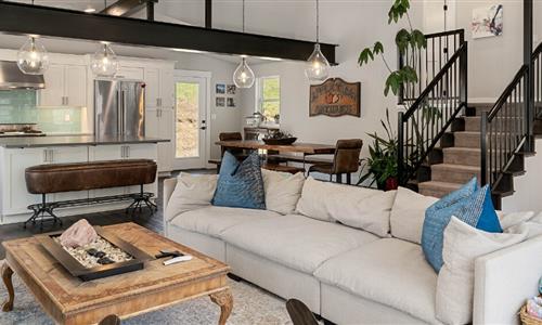 Loop Ave House